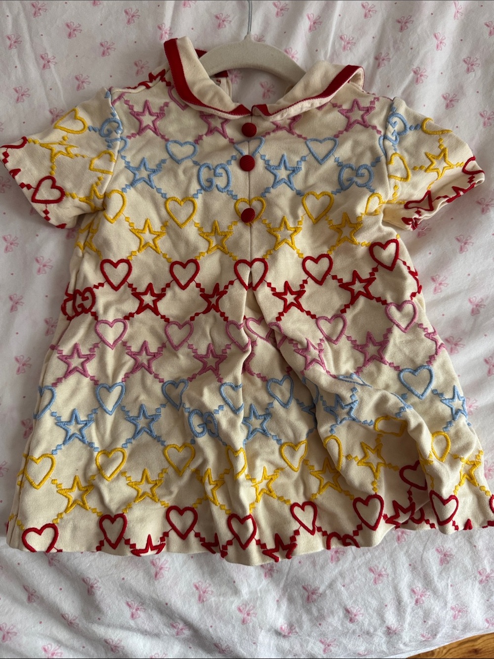Gucci Cream Kids Short-Sleeve Nightdress with Red, Yellow, Blue & Pink Hearts